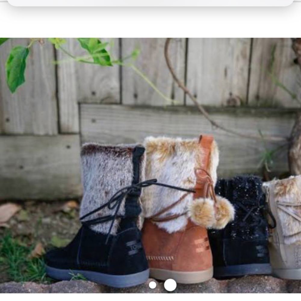 COPY - NWT Toms Fur Nepal Boots 10